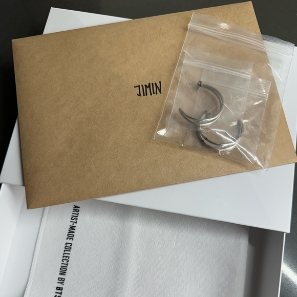 BTS Jimin - Earring *BRAND NEW* - Picture 4 of 4